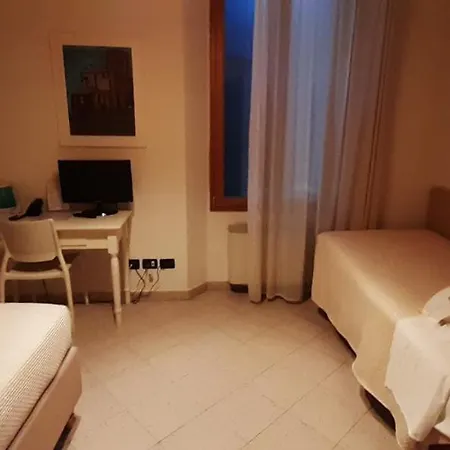 לינה וארוחת בוקר Il Villino 2*