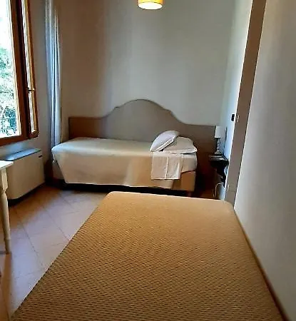 فندق مبيت وإفطار Il Villino بولونيا